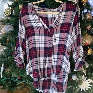 charlotte russe | plaid v-neck semi high-low faux-button down top size medium